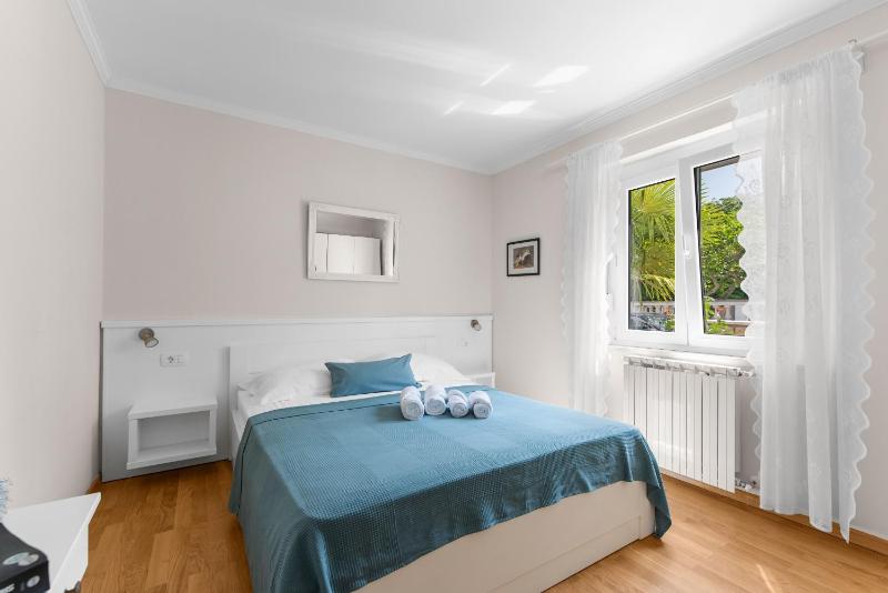 Villa Hope - Apartments with Shared Pool - image 30