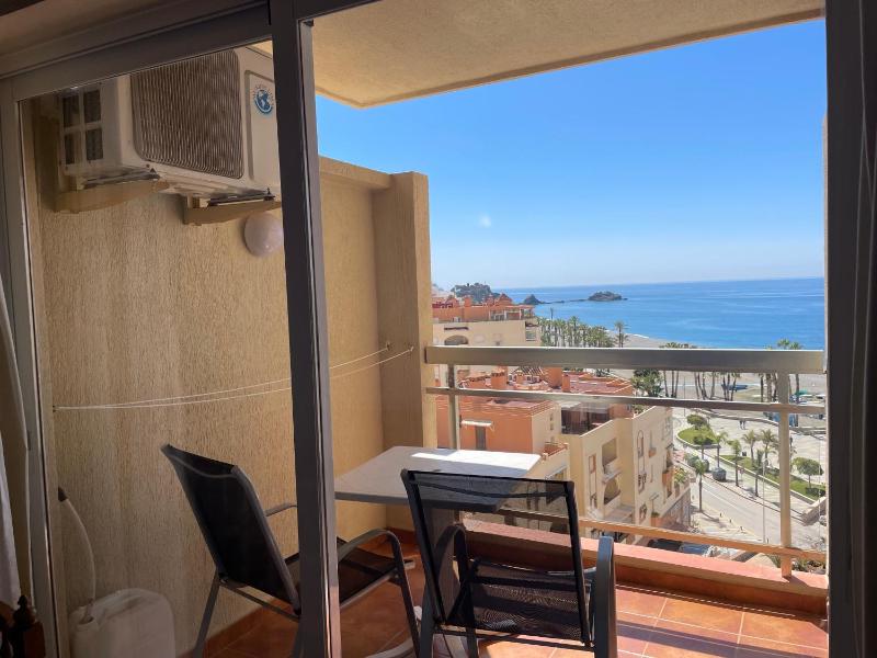 Studio with Sea View image 4