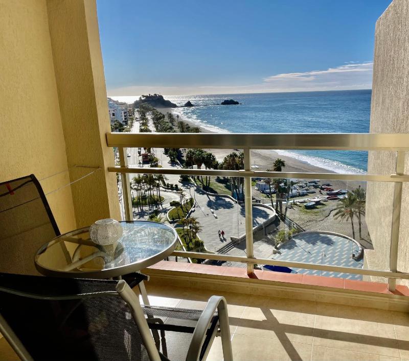 Studio with Sea View image 2