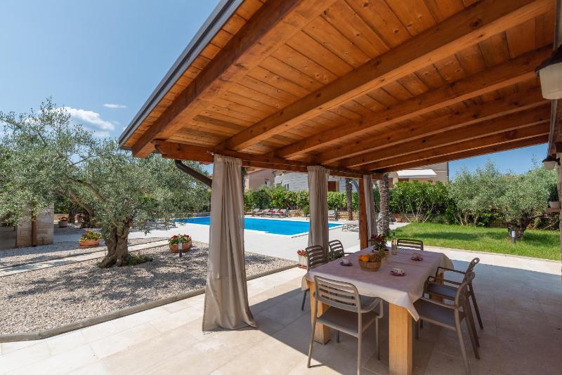 Villa Hope - Apartments with Shared Pool - image 28