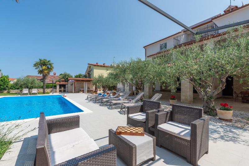 Villa Hope - Apartments with Shared Pool - image 43