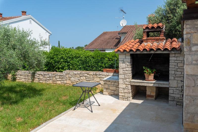 Villa Hope - Apartments with Shared Pool - image 14