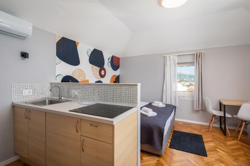 Studio with Sea View image 3