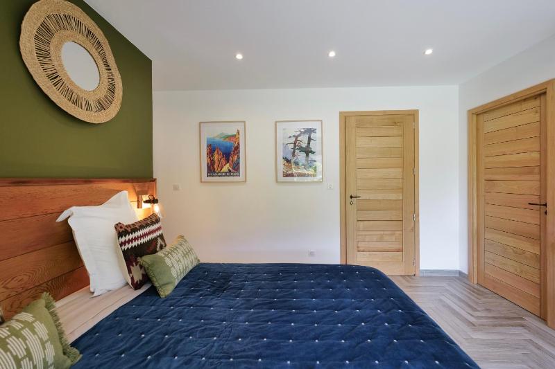 Superior Triple Room image 4