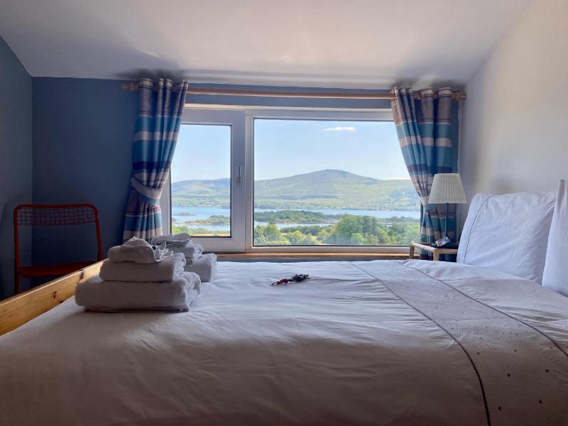 Deluxe Double Room with Sea View image 3