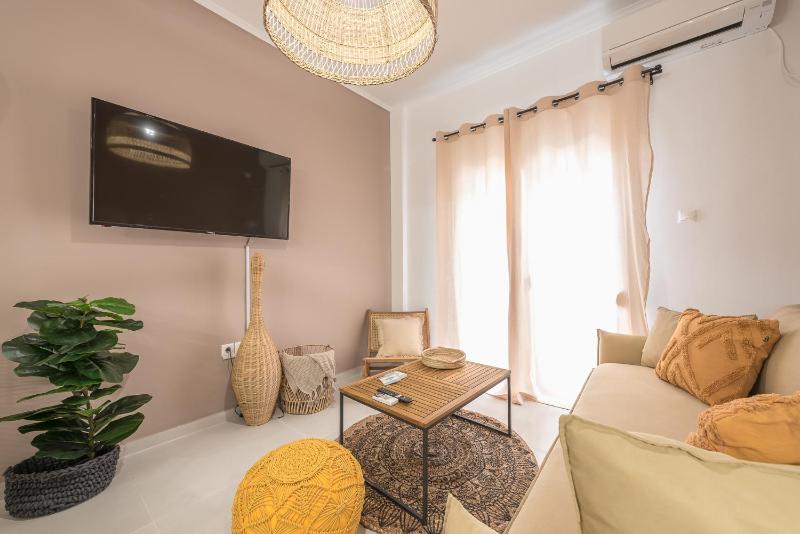 One-Bedroom Apartment image 4