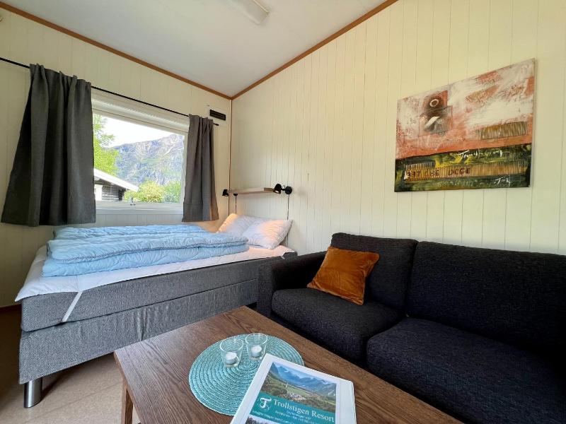 Cottage image 4