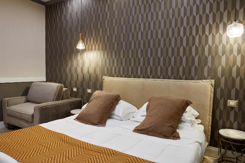 Deluxe Triple Room image 2