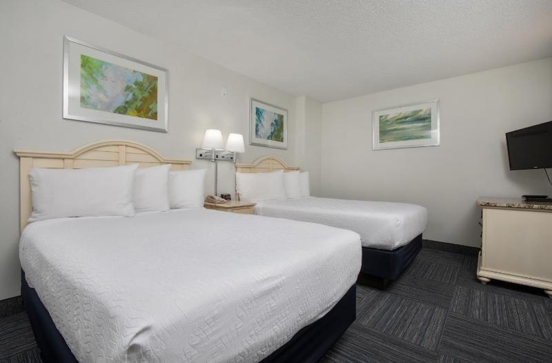 One-Bedroom Suite - Ocean Front  image 3