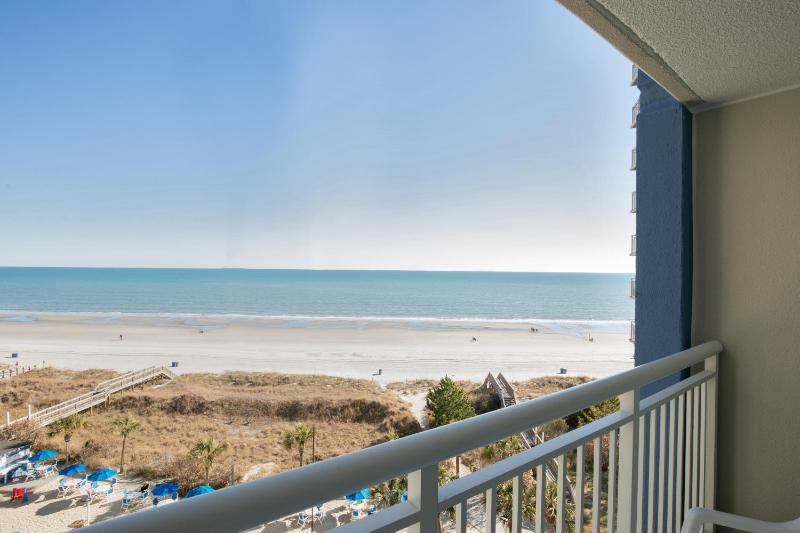 One-Bedroom Suite - Ocean Front  image 4