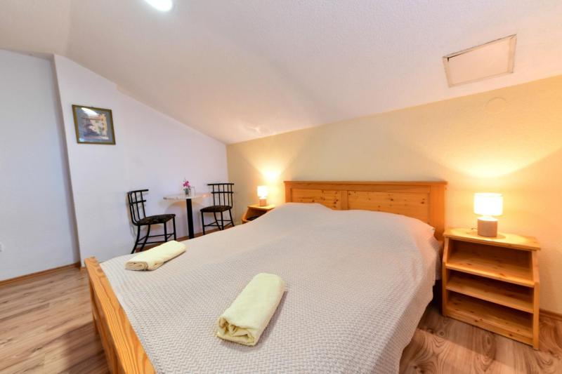 Double Room image 3