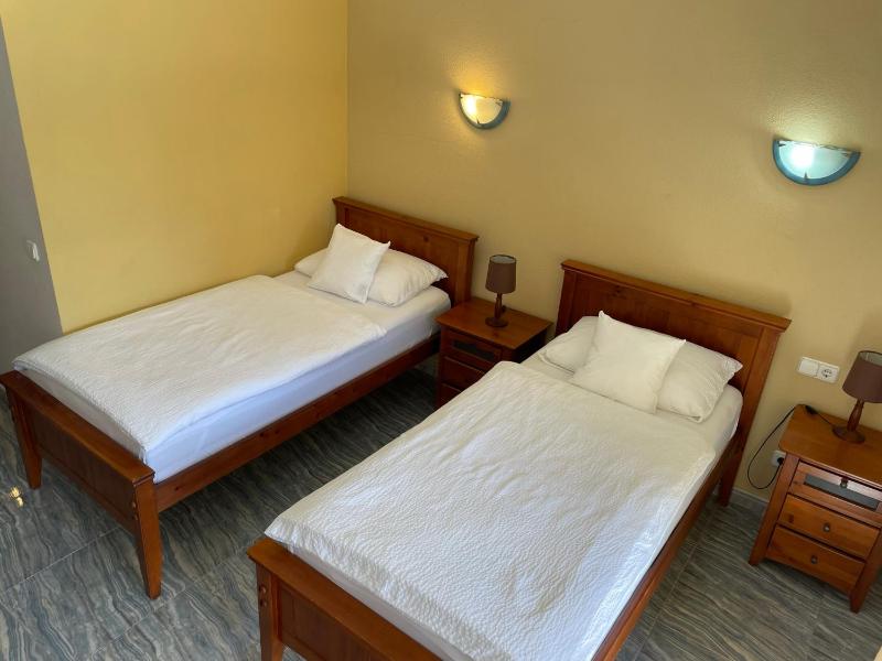 Double Room with Terrace image 4