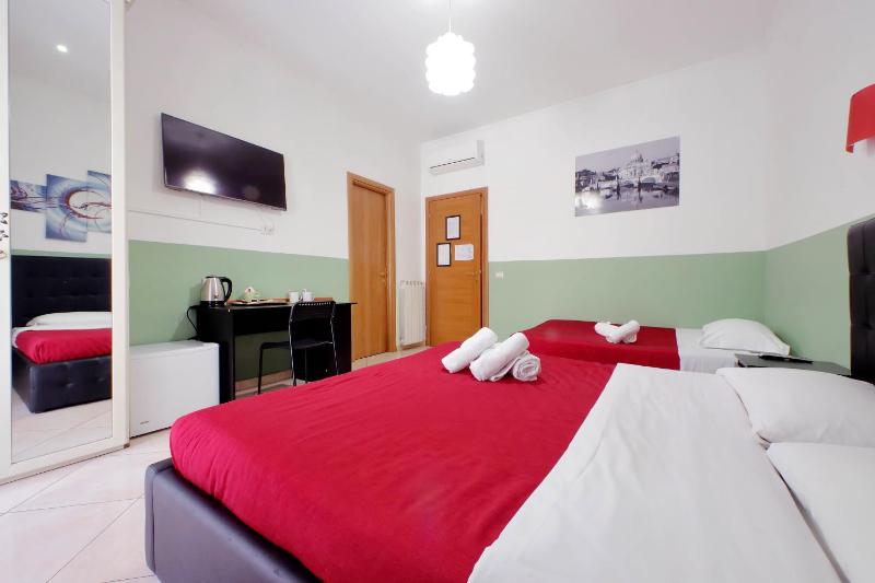 Triple Room image 3