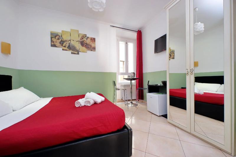Double Room image 2