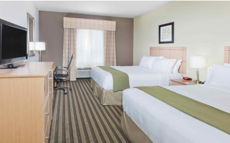 Standard Queen Room with Two Queen Beds image 3