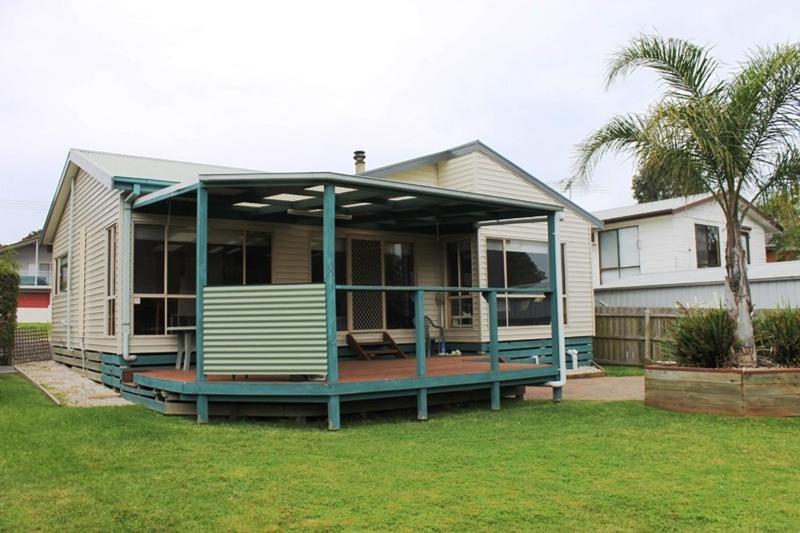 Family Holiday House with Open Plan Living - image 18