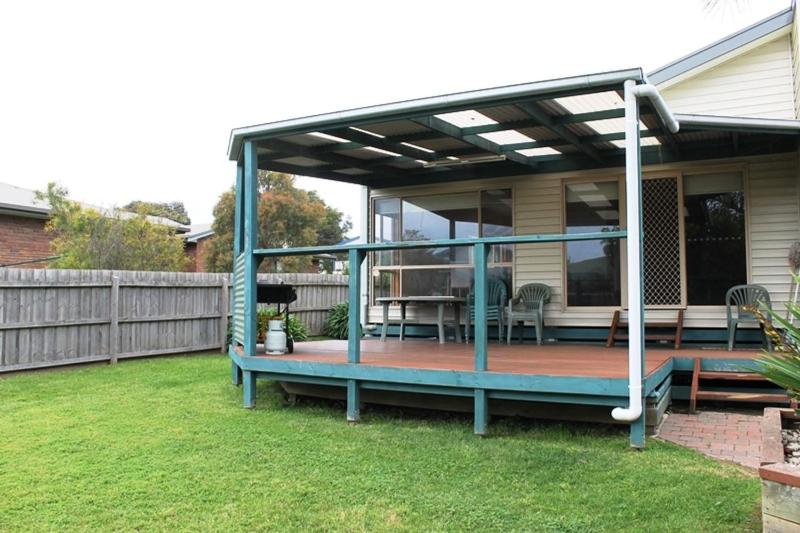 Family Holiday House with Open Plan Living - image 19