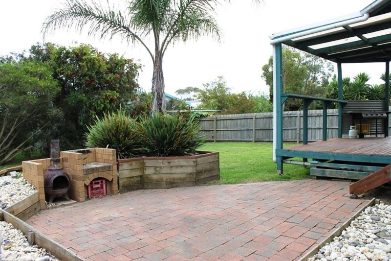 Family Holiday House with Open Plan Living - image 6