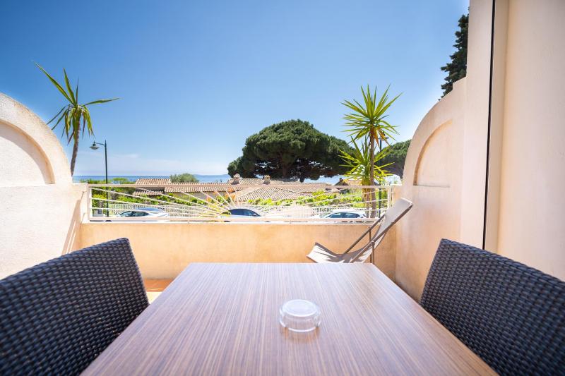Junior Suite with Sea View image 2