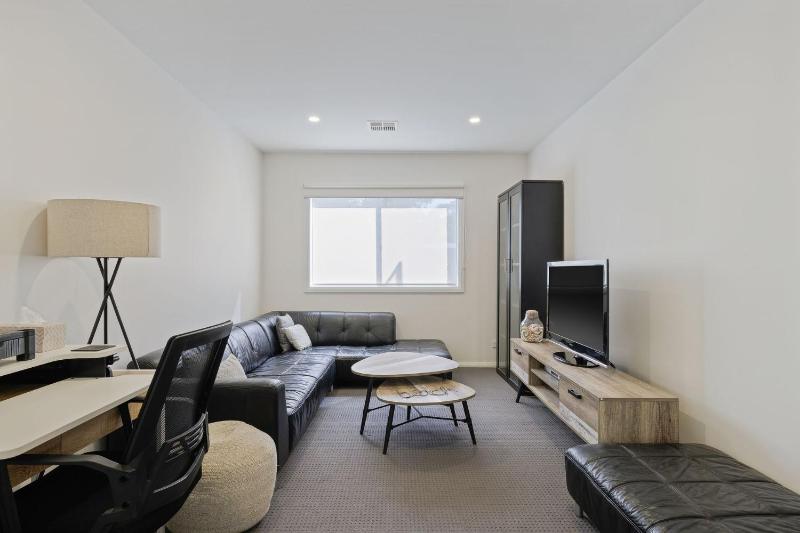 Ocean Breeze on Douglas - image 10