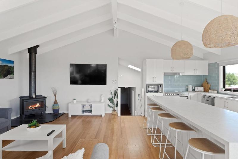 Coastal Comfort Retreat Cowes Phillip Island - image 13