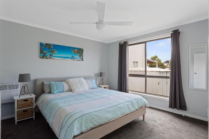 Coastal Comfort Retreat Cowes Phillip Island - image 3
