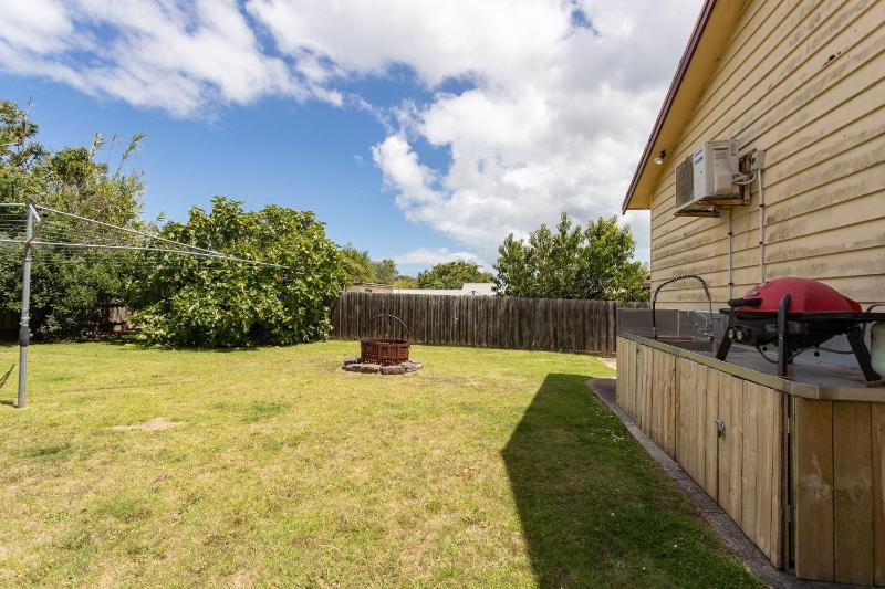 Coastal Comfort Retreat Cowes Phillip Island - image 2