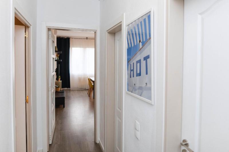 Apartment Carrer de Joan - image 9