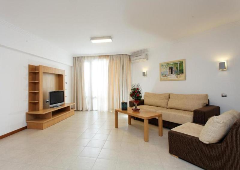 Two-Bedroom Apartment with Balcony (2 Adults + 2 Children) image 4