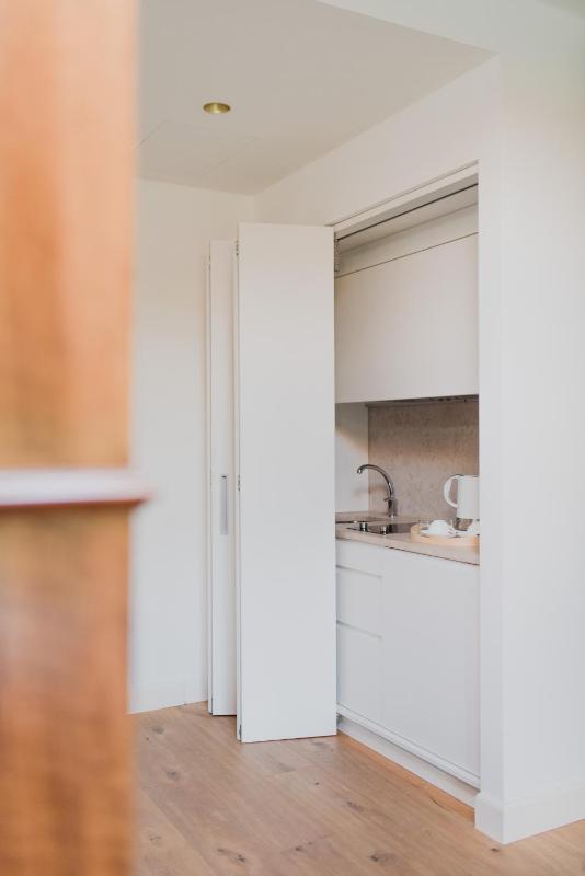 Studio Apartment image 2