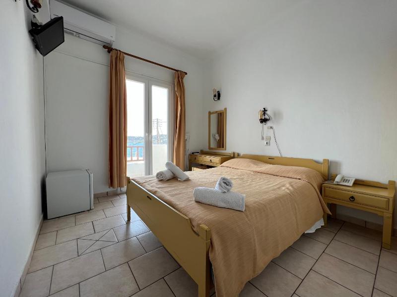 Double Room with Sea View image 3