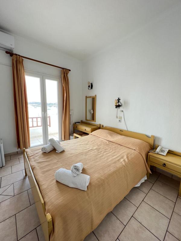 Double Room with Sea View image 2