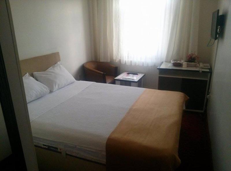 Single Room with Mountain View image 1
