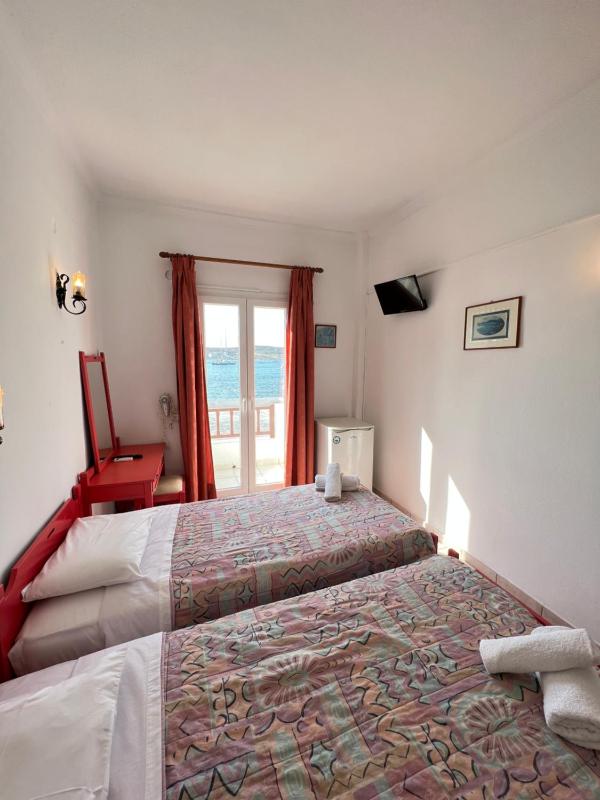 Triple Room with Sea View image 4