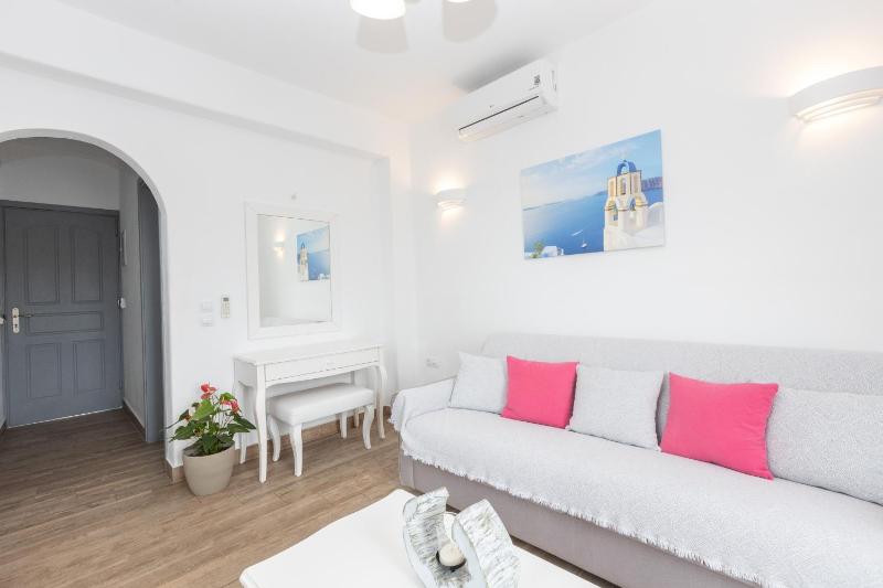 One-Bedroom Suite image 3