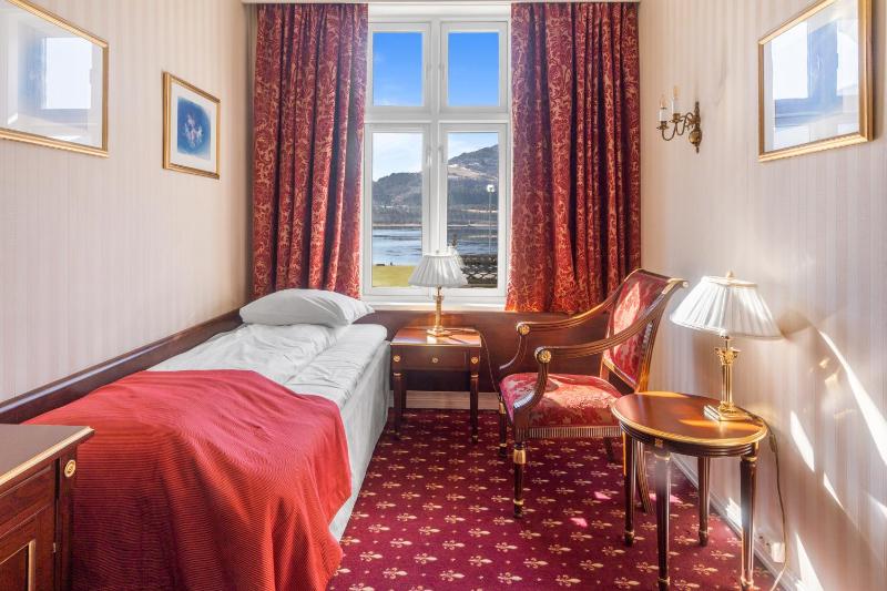 Standard Single room image 2
