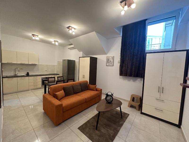 Studio Apartment image 1