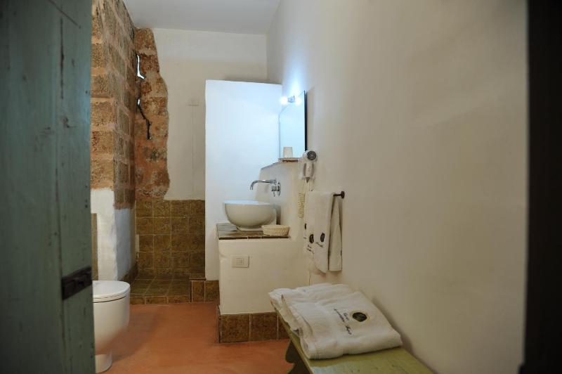 Quadruple Room with Shower image 2