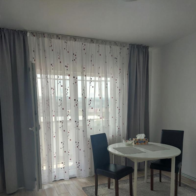 One-Bedroom Apartment image 1