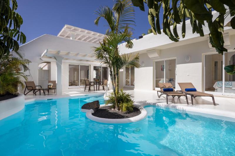 Premier One-Bedroom Villa with Private Pool and Garden image 4