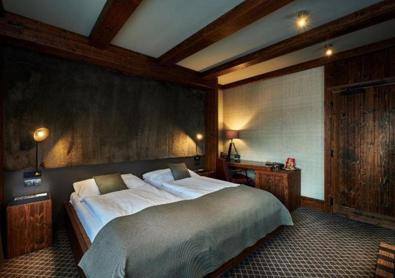 Deluxe Double Room image 4