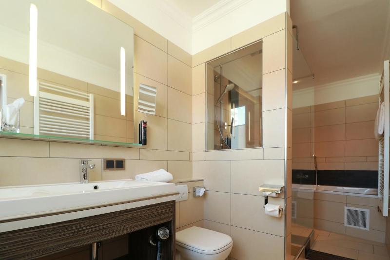 Superior Room image 3