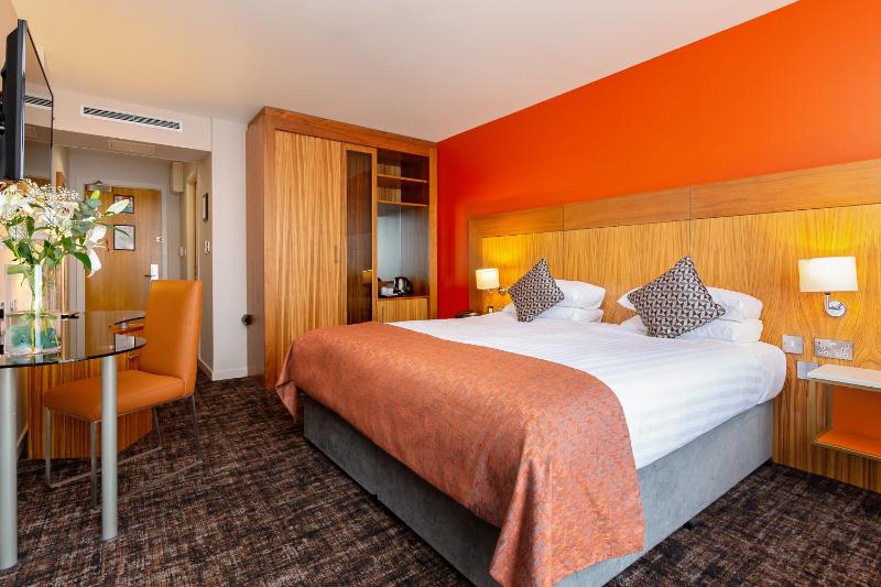 Double Room image 3