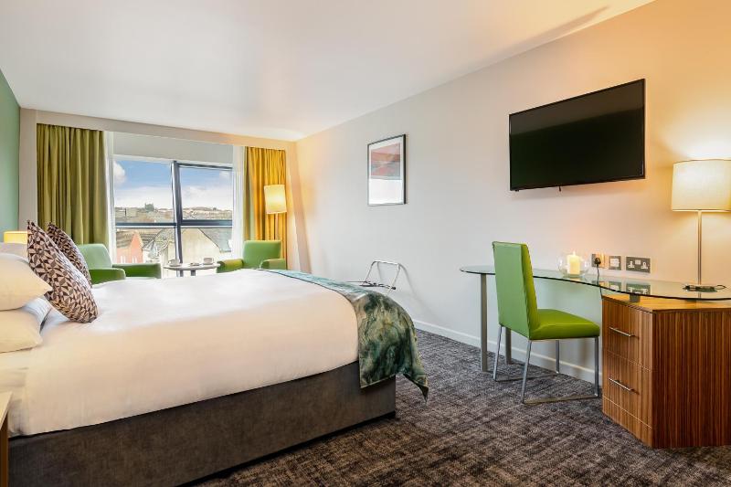 Deluxe Double Room with River View image 1