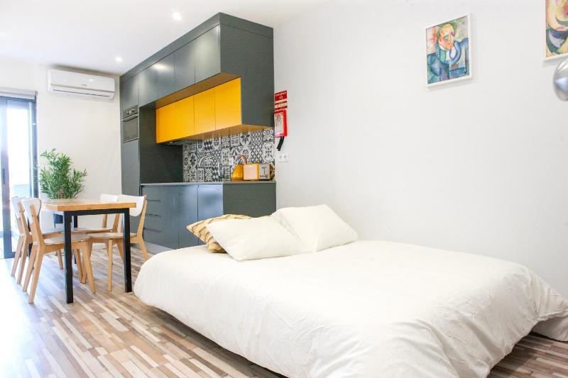 Host Wise - Amadeo Apartments - image 20
