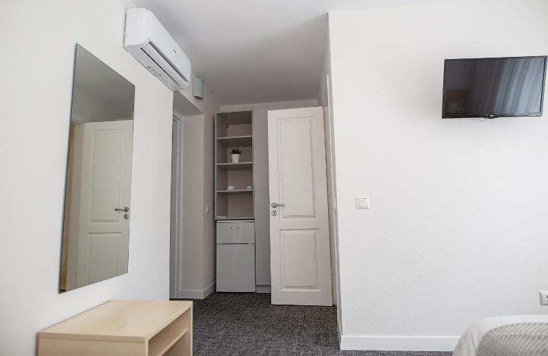 Standard Double Room image 2