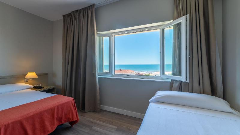 Triple Room image 1