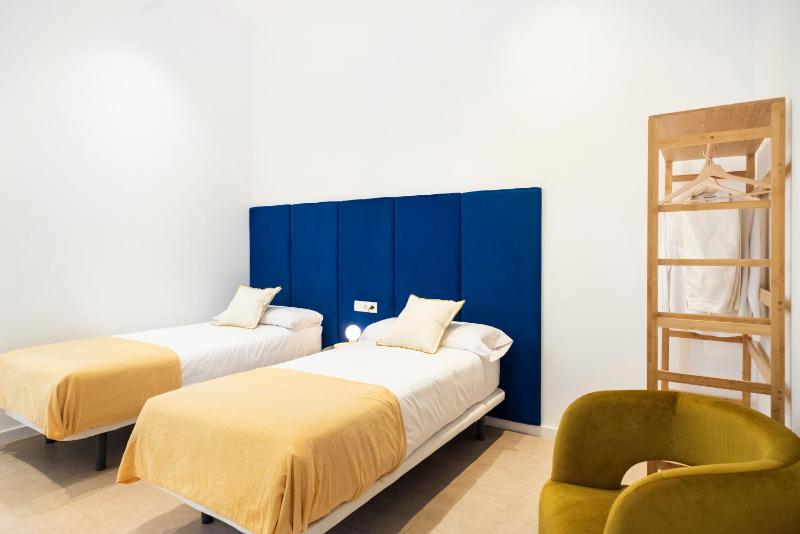 Blanq Marina Suites - image 12