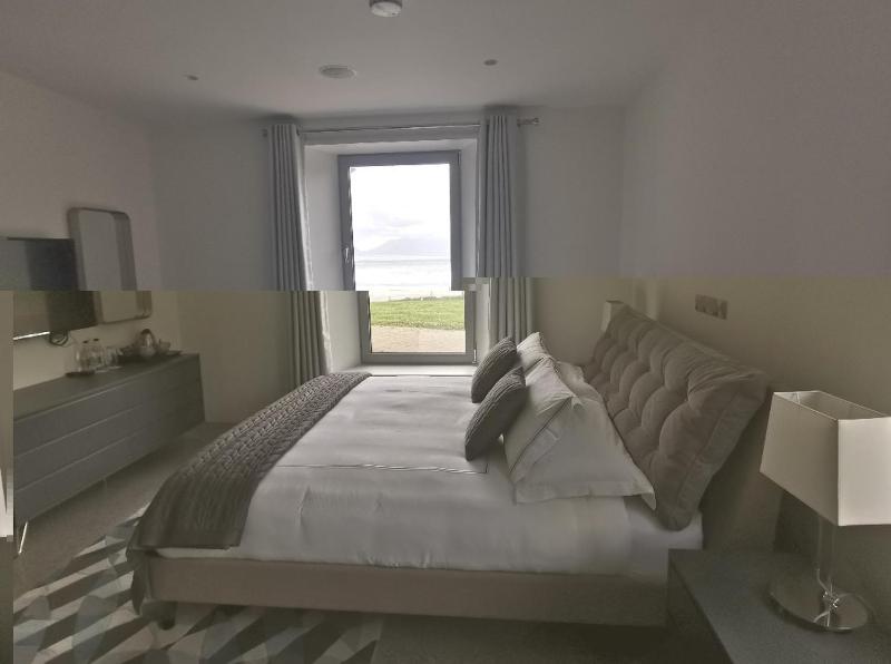 Deluxe Double Room with Sea View image 2