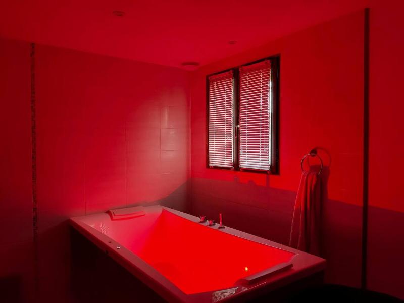 Double Room with Park View image 4